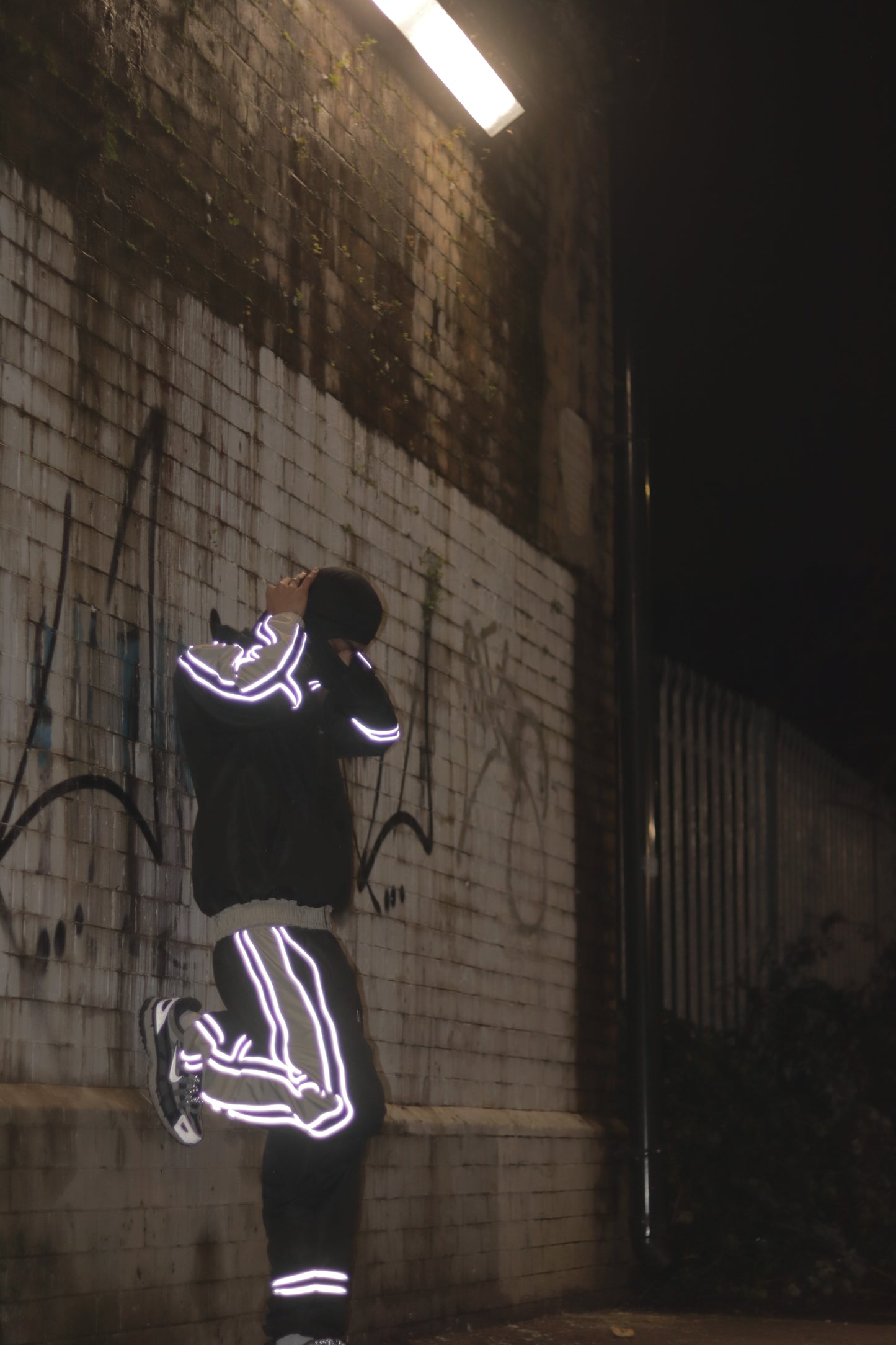 The Dual Reflection Shell