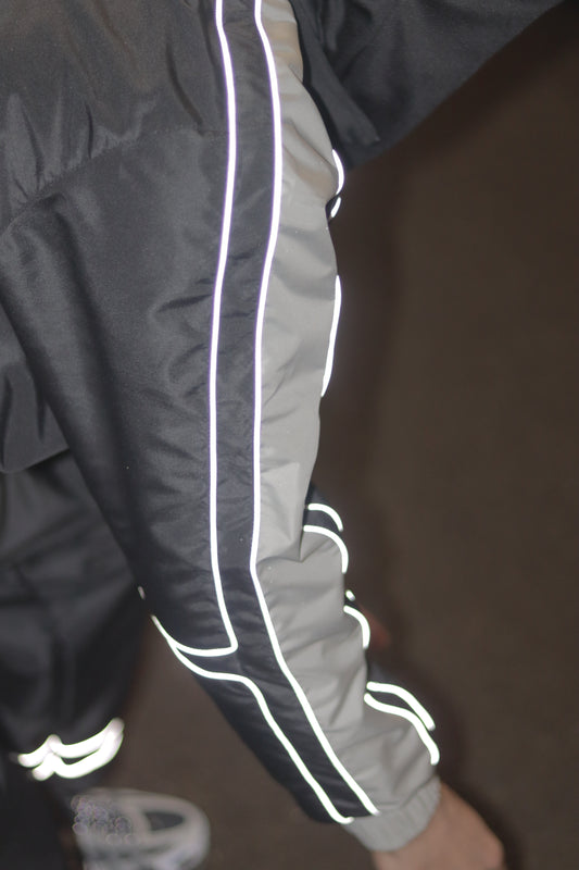 The Dual Reflection Shell